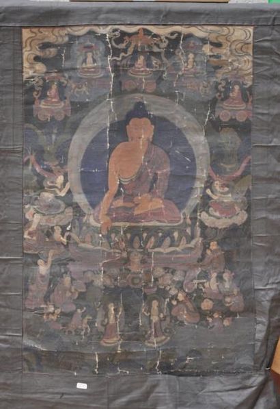  Tanka detrempe sur toile, representant buddha sakyamuni assis sur le lotus, les...