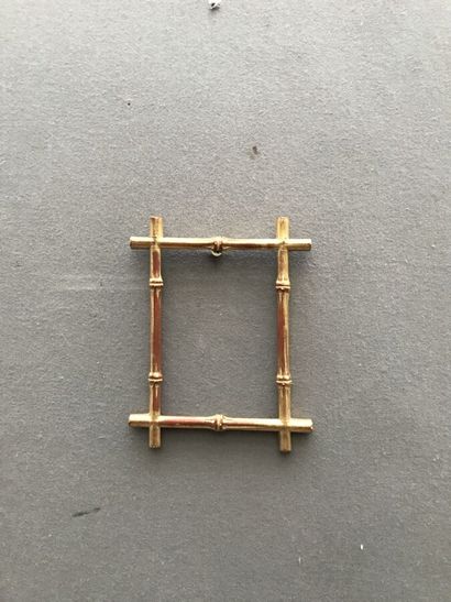null LOT OF TWO FRAMES 
one in brass, the second in wood. 
19th century. 
Dimensions:...