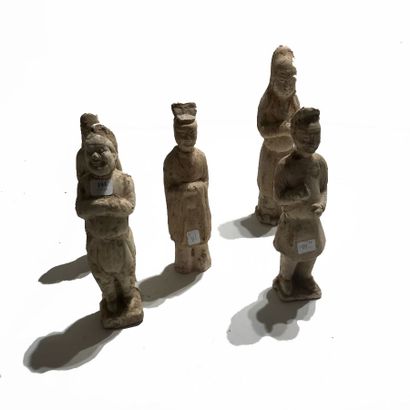 null CHINA - SUI (581 - 618) or TANG (618-907) period
Set of FIVE terracotta STATUETTES...