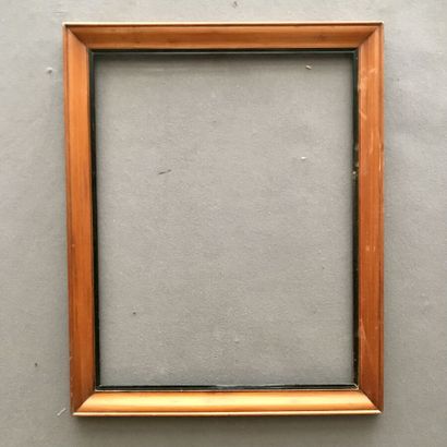 null CADRE 
en pin à filet de bois noirci, 
XIXe siècle,
61 x 47 cm.