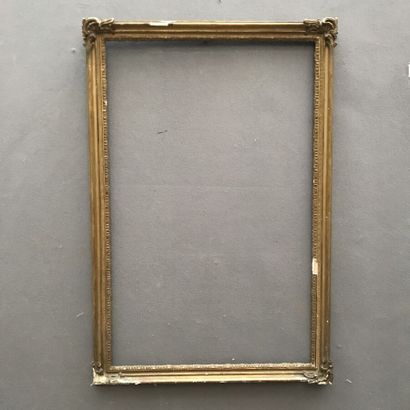 null Lot of two carved and gilded wooden FRAMES,
76,5 x 53 cm.
77,5 x 48,5 cm.