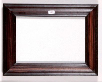 null CADRE en bois naturel mouluré à large profil. XIXe siècle. 36 x 54 x 11 cm