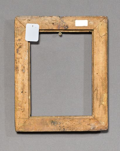 null Frame with reversed profile in molded and blackened wood.
Italy 18th century.
Dimensions...