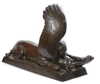 null Charles DELHOMMEAU (1883-1970)
Lioness devouring a vulture
Bronze with brown...