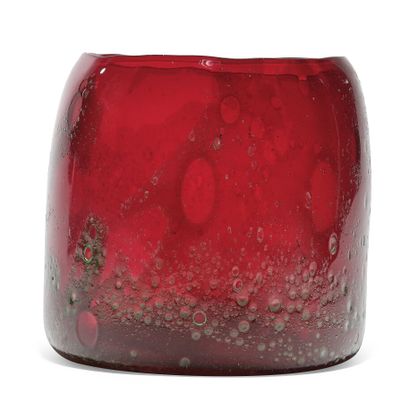 null Kaj FRANCK (Finlande, 1911-1989)
Grand pot à col ouvert asymétrique en verre...