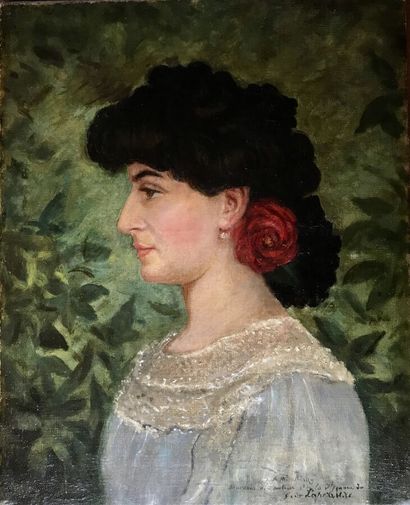 null École FRANCAISE - Vers 1900
Portrait de femme à la rose
Huile sur toile, 
Signée...