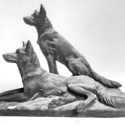 null Albert Pierre LAPLANCHE (1854-1935)
Couple de chiens loups
Sculpture en bronze,...