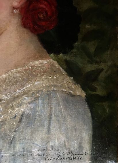 null École FRANCAISE - Vers 1900
Portrait de femme à la rose
Huile sur toile, 
Signée...