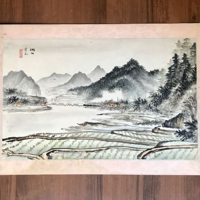 null École CHINOISE
Paysages chinois
Suite de 5 peintures sur soie,
36 x 25 cm.