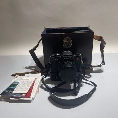 null Important ensemble Leitz : dans sacoche, boîtier Leitz Leica R5 n°1788601 (1991)...