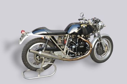 null VINCENT 1200 cc engine HRD 1968 
Black color 
Odometer reading : 10000km
This...