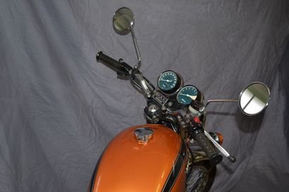 null HONDA CB 750 FOUR K2 1973
Gold color
Odometer reading : 28000 km 
Seat cover...