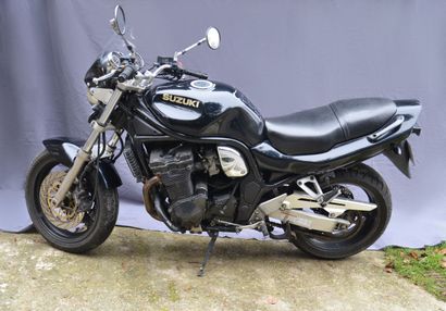 null SUZUKI BANDIT 1200cc 1998
Black color 
4 cylinder engine 
Equipped with a 4/1...