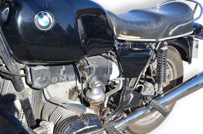 null BMW R100RT 1982 1000cc 
Couleur noire 
Lecture du compteur kilométrique : 42852...