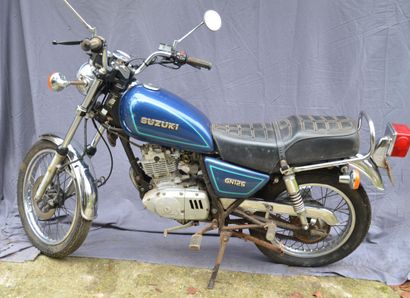 null Un lot de 2 motos SUZUKI 125 GN 1993 1997 
Couleur : Bleue
Lecture du compteur...