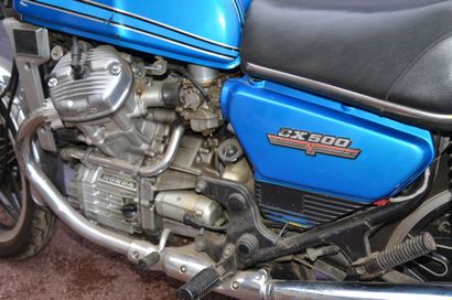 null 1982 HONDA CX 500
Blue color 
Odometer reading : 8951 km
V engine and transmission...