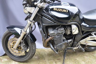 null SUZUKI BANDIT 1200cc 1998
Black color 
4 cylinder engine 
Equipped with a 4/1...