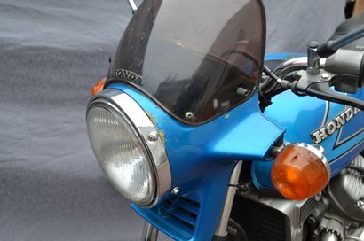 null HONDA CX 500 1982
Couleur bleue 
Lecture du compteur kilométrique : 8951 km
Moteur...