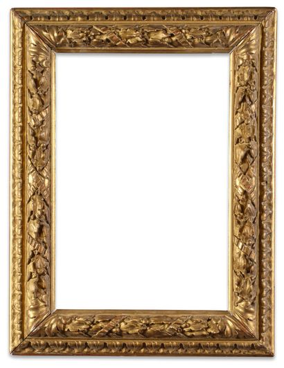 FRAME 
in oak with reversed profile, gilded...