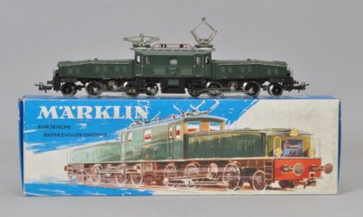 null (Ecart HO)Märklin: Locomotive électrique "La Crocodile", verte et noire à toit...
