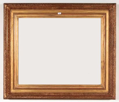 null Beau CADRE en bois et stuc dorés dit «Barbizon». XIXe siècle. 79 x 98 x 17 cm...