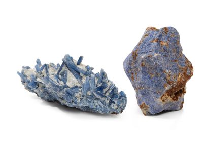 null SET OF 2 MINERALS AND CRYSTALS including : 
- A dumortierite - Dim. 10 x 15...