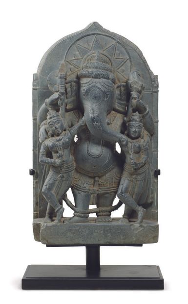 BAS-RELIEF représentant la divinité Ganesh...