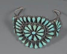 null Bracelet Zuni à décor floral de turquoise Vers 1960