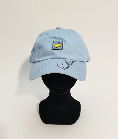 null MASTERS, casquette bleu ciel signée par Arnold PALMER.
(usures). 

Arnold Palmer...