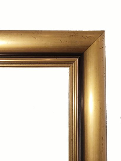 null FRAME - 20th century (115 x 77.5 x 12.5 cm)
Bronzed molded wood frame 
Dimensions:...