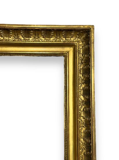 null CADRE - Style Empire, XXe siècle (58 x 40,5 x 8 cm)
Cadre en bois et pâte dorée...