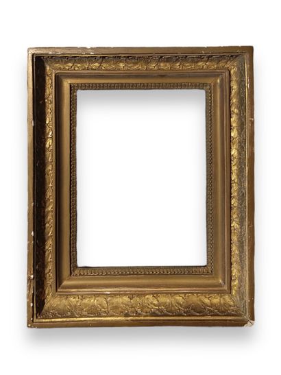 null PAIR OF FRAMES - 19th century (21 x 15.5 x 5.5 cm)
Pair of oak and gilded paste...