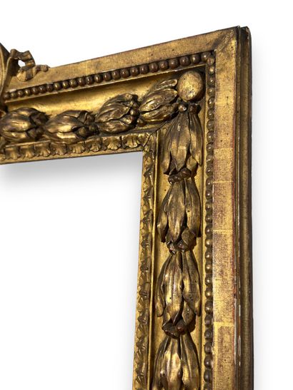 null FRAME - Louis XVI period (75 x 61.5 x 12 cm)
Carved and gilded oak frame decorated...