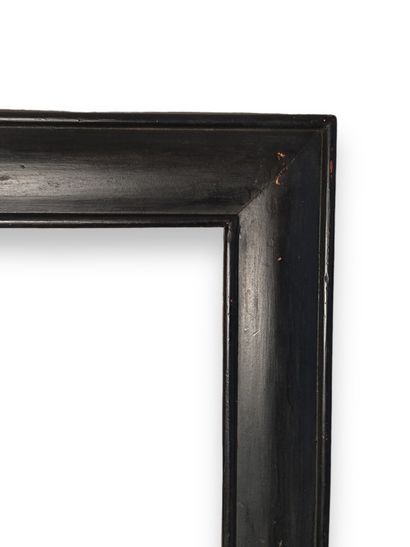 null CADRE - XXe siècle (81,5 x 69 x 9,5 cm)
Cadre en bois mouluré noirci 
Dimensions...
