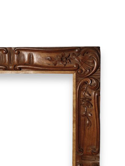 null FRAME - Late 19th century (45 x 34.5 x .5 cm)
Molded and carved walnut frame...