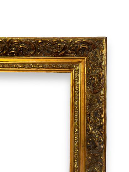 null FRAME - 20th century (27 x 26.5 x 7 cm)
Wood and gilded stucco frame 
Dimensions:...