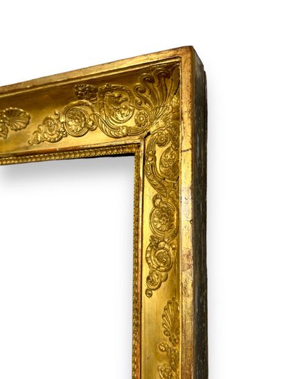 null FRAME - Restoration period (68.5 x 63 x 9.5 cm)
Wood and gilded paste frame...