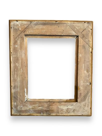null CADRE - Époque Restauration (26 x 20,5 x 8 cm)
Cadre en bois et pâte doré à...