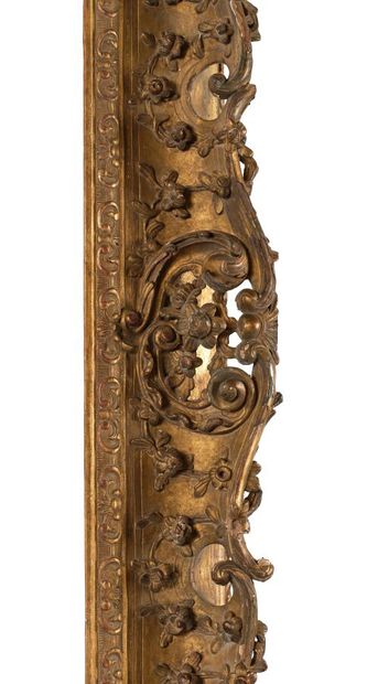 null FRAME - Louis XV period (75.5 x 62.5 x 13 cm)
Finely carved and gilded oak frame...