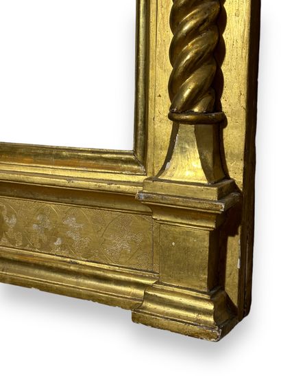 null TABERNACLE FRAME - 19th century (55 x 43 cm)
Gilded wood and paste frame with...