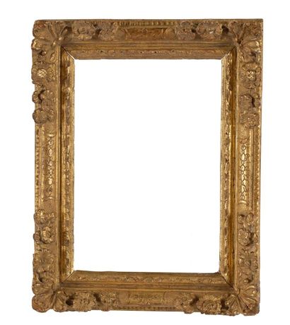 null FRAME - Louis XV period (14.6 x 21 x 4 cm) 
Carved and gilded oak frame decorated...
