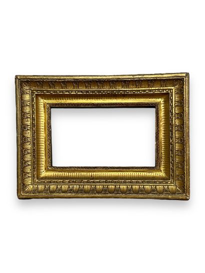 null FRAME - Empire period (30 x 17 x 7.5 cm)
Wood and gilded paste frame decorated...