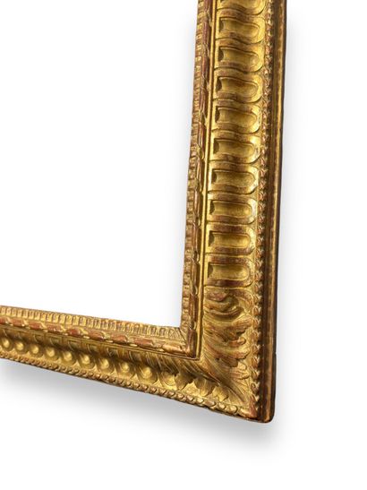null FRAME - Italy, 17th century (97 x 70 x 9 cm)
Upside-down frame in carved wood...