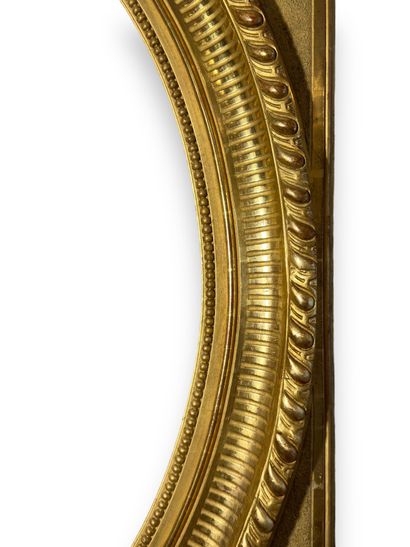 null FRAME - 19th century (78 x 63 x 13 cm)
Wood and gilded stucco oval view frame...