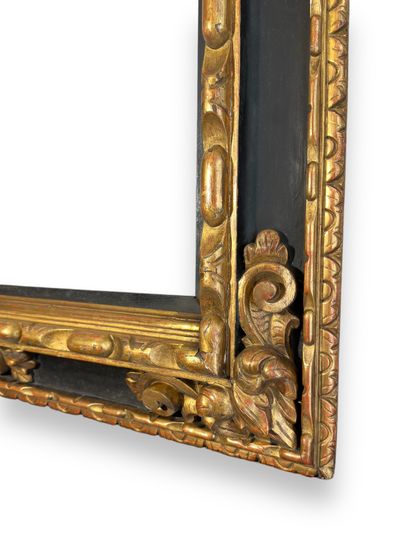 null FRAME - Spain 18th century (85 x 66 x 15 cm)
Black lacquered and gilded wood...