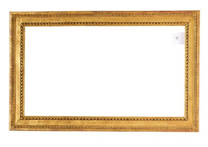 null BAGUETTE -Louis XVI (58 x 32.5 x 5.5 cm)
Baguette en bois sculpté, doré à décor...