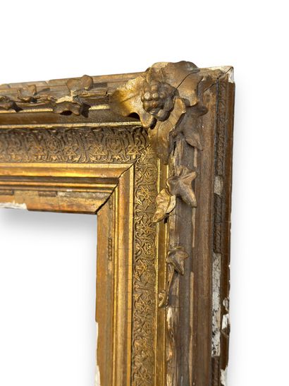 null FRAME - Late 19th century (20 x 16.5 x 10 cm)
Wood and gilded stucco frame,...