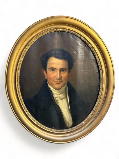 null ÉCOLE FRANCAISE - Vers 1820-1830
Portraits d'un homme et d'une femme
Huiles...