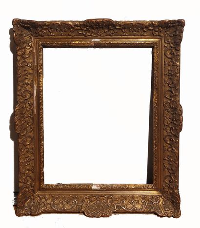null CADRE de style Louis XIV (45 x 35,5 x 8 cm)
CADRE en bois et stuc doré décor...