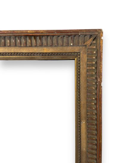 null CADRE - Style Louis XVI (30 x 22 x 5,5 cm)
Cadre en bois et pâte doré à frises...